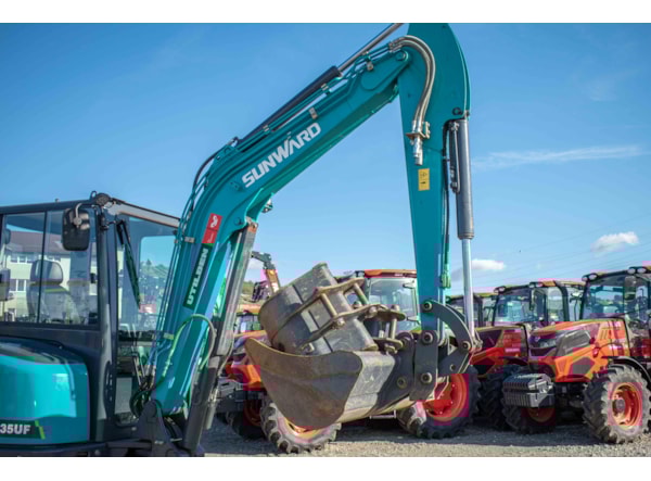 Miniexcavator SUNWARD 35UF de vanzare